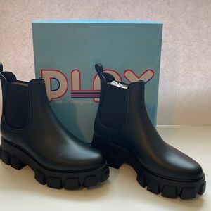 JEFFREY CAMPBELL Platform Lug sole Chelsea Rain Boot - Size 10M - Never worn!